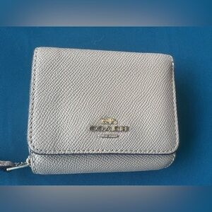 Coach Leather small Wallet in light brown